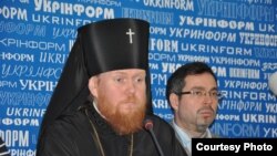 Владыка Евстратий (слева)