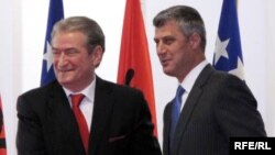 Sali Berisha (majtas) dhe Hashim Thaçi