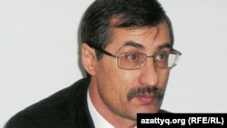 Правозащитник Евгений Жовтис. Алматы, 10 февраля 2009 года.