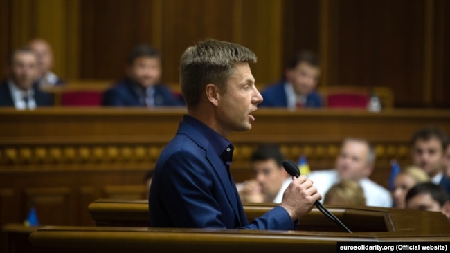 «Через «антикорупціонерів» у нас зруйнована державна служба, введені ці вічні норми з ПЕП, займатись бізнесом стало синонімом крадіжки, а працювати на державу та вигравати тендери – це взагалі одразу кримінал» – Гончаренко «Через «антикорупціонерів» у нас зруйнована державна служба, введені ці вічні норми з ПЕП, займатись бізнесом стало синонімом крадіжки, а працювати на державу та вигравати тендери – це взагалі одразу кримінал» – Гончаренко
