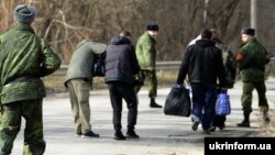 Обмен пленными в Донбассе. Архивное фото