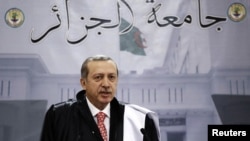 Premierul Tayyip Erdogan vorbind al universitatea din Alger, 5 iunie 2013