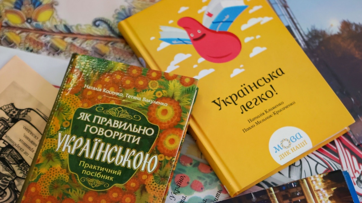 Окупанти вилучили україномовну літературу з бібліотек Мелітопольського району – Центр національного спротиву