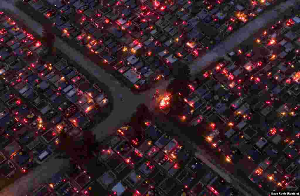 A bird&#39;s-eye view of the illuminated cemetery on Crkvicko hill during All Saints&#39; Day in Zenica, Bosnia-Herzegovina