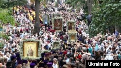 Хресна хода на молебень до Володимирської гірки у Києві, 27 липня 2015 року