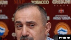 Armenia -- Samvel Babayan at a press conference in Yerevan 22Jul2009