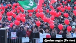 Thousands of Yekaterinburg residents rallied in protest at the abolition of mayoral elections. 
