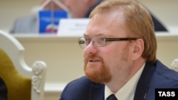 Депутат Виталий Милонов. Санкт-Петербург, 17 сәуір 2013 жыл.