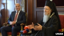Андрій Парубій та Вселенський патріарх Варфоломій під час зустрічі у Туреччині у листопаді 2016 року