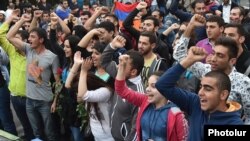 Armenia - Armenians are holding a demonstration against a hike in electricity prices, Yerevan, 26Jun2015.