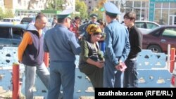 Türkmen polisiýasy (arhiwden alnan illýustrasiýa suraty)