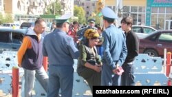 В Туркменабаде продавцов штрафуют