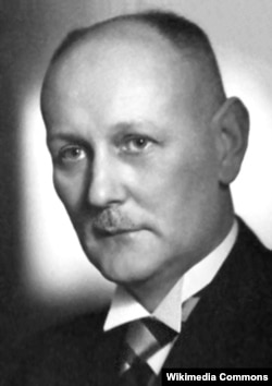 Alman bakterioloqu Gerhard Domagk da nobeldən hakimiyyətin təzyiqi ilə imtina etmişdi