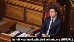 Президент України Володимир Зеленський під час засідання парламенту, на якому проголосували за новий склад уряду. Київ, 4 березня 2020 року 