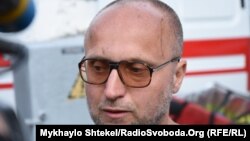 Чорний наголосив, що відповідальність за настільки сильну пожежу та людські жертви несе компанія, що не передала інформацію про пожежу з пульту до державної служби з надзвичайних ситуацій