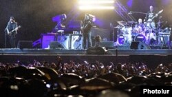 Armenia - U.S. rock band System of a Down holds a first-ever concert in Yerevan, 23Apr2015.