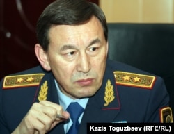 Министр внутренних дел Казахстана Калмуханбет Касымов. Жанаозен, 18 декабря 2011 года.