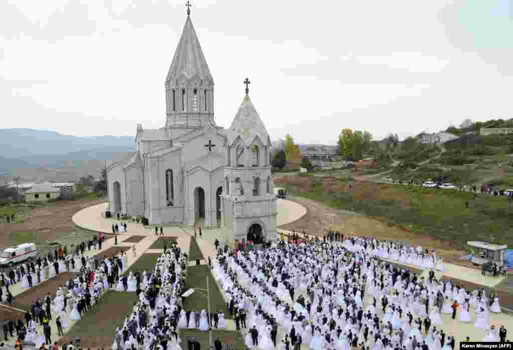 Ghazanchetsots, which is considered to be the cathedral of Shushi/Susa. The photo was taken in 2008 during a mass wedding ceremony.