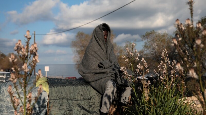Roja bregdetare greke shpëton 106 migrantë