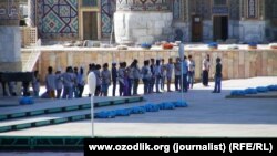 Подготовка к международному музыкальному фестивалю в Самарканде