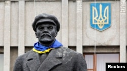 Так виглядав пам’ятник Леніну в Слов’янську в серпні 2014 року
