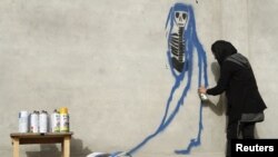 د افغان انځورګرې ملېنا سلېمان هنر