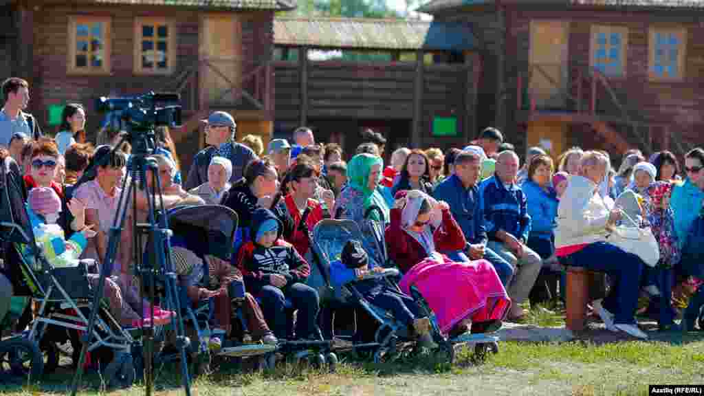 700ләп тамашачы катнашты