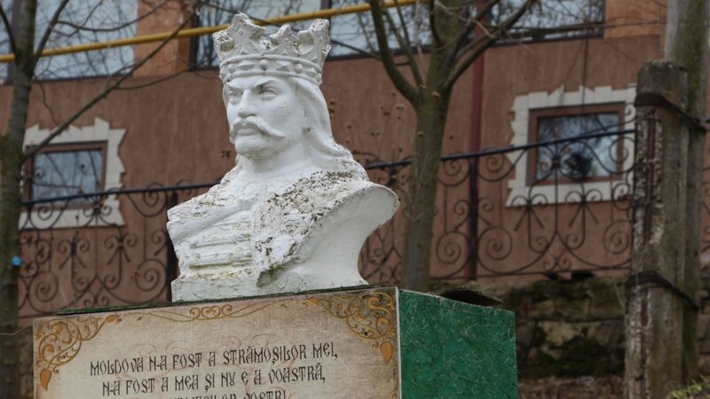 Octavian Țîcu: „A-l opune pe Ștefan cel Mare, domnitor român, lui Ștefan cel Mare, domnitor moldovean, este cea mai mare fraudă istorică!”