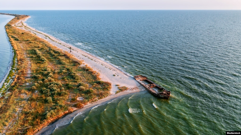 Місцева влада неодноразово повідомляла, що Очаків зазнає російських атак саме з Кінбурнської коси