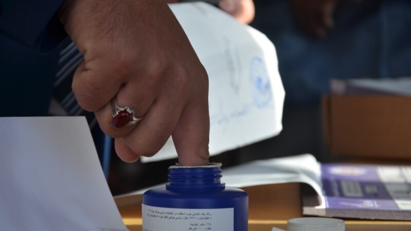 فیفا: غیر اخلاقي غوښتنو ښځې له انتخاباتي پروسې په شا کړي