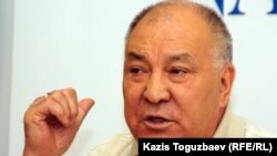 Қазақстан коммунистік партиясының төрағасы Ғазиз Алдамжаров. 29 шілде 2011 жыл.. Almaty, 29Jun2011.
