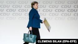 Архивска фотографија- германската канцеларка Ангела Меркел на партискиот конгрес на ЦДУ во 2018 година