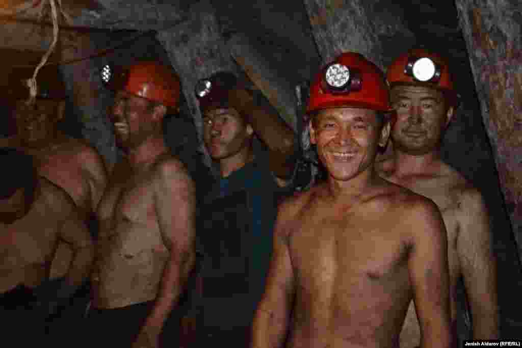 Несмотря на сложную и опасную работу, шахтеры не унывают.&nbsp;