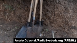 Полонених українців в окупації примушують копать окопи, фото ілюстраційне
