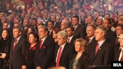 Прослава по повод 100 годишнината од албанската независност. Вицепремиерот Муса Џафери, лидерот на ДУИ Али Ахмети, премиерот на Албанија Сали Бериша и премиерот на Косово Хашим Тачи.