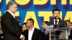 Кандидаты в президенты Петр Порошенко и Владимир Зеленский во время дебатов на НСК «Олимпийский», 19 апреля 2019 года