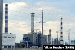У «Білоруській нафтовій компанії» заявили, що тимчасово скоротять обсяги постачання бензину в Україну через ремонт Мозирського НПЗ