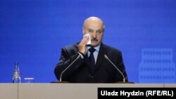 Аляксандар Лукашэнка на форуме «Менскі дыялёг»