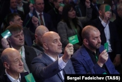 Участники съезда партии "За правду" Александр Бабаков, Захар Прилепин и Александр Казаков (слева направо)