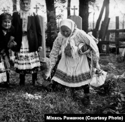 Хатынічы Дзяды. Фота Міахася Раманюка