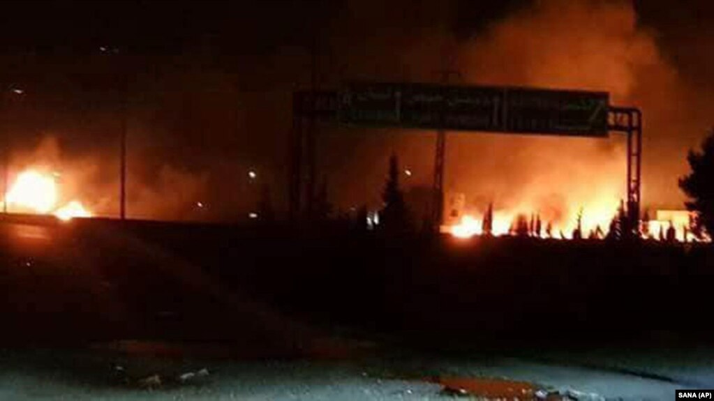 آتش‌سوزی پس از یکی از حملات هوایی پیشین به جنوب دمشق