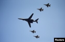Проліт бомбардувальника В-1 у супроводі реактивних літаків США та Південної Кореї, 13 вересня 2016 року