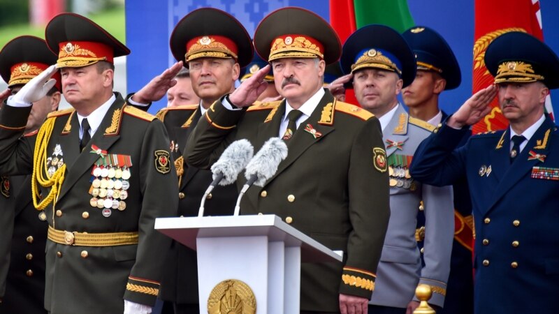 Лукашенко: армия на западной границе Беларуси находится в полной боевой готовности