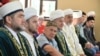 Татарстандын президенти Рустам Минниханов мечитте намаз окуп жатат. 4-июнь, 2019-жыл. 