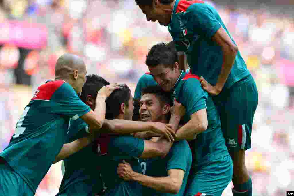 Триумфатором олимпийского футбольного турнира впервые стала сборная Мексики. В финале мексиканцы обыграли команду Бразилии, которая еще ни разу в своей истории не становилась олимпийским чемпионом. 