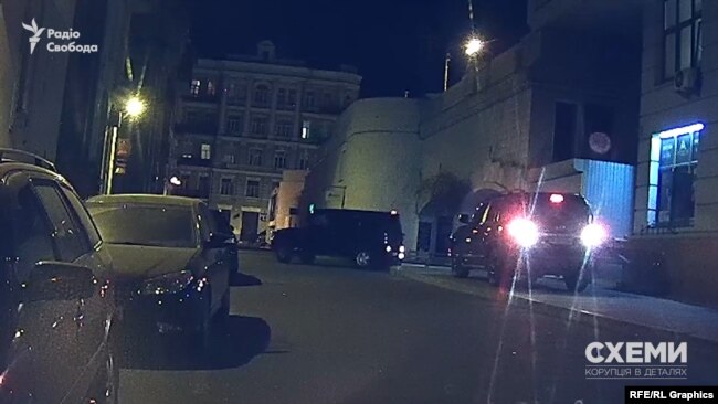За годину охоронець взявся заганяти авто Хорошковського на паркінг