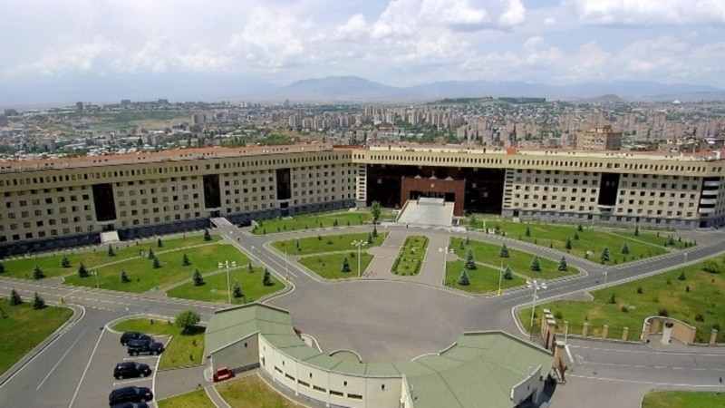 С территории Армении в направлении Азербайджана огонь какого-либо типа не ведется - Минобороны