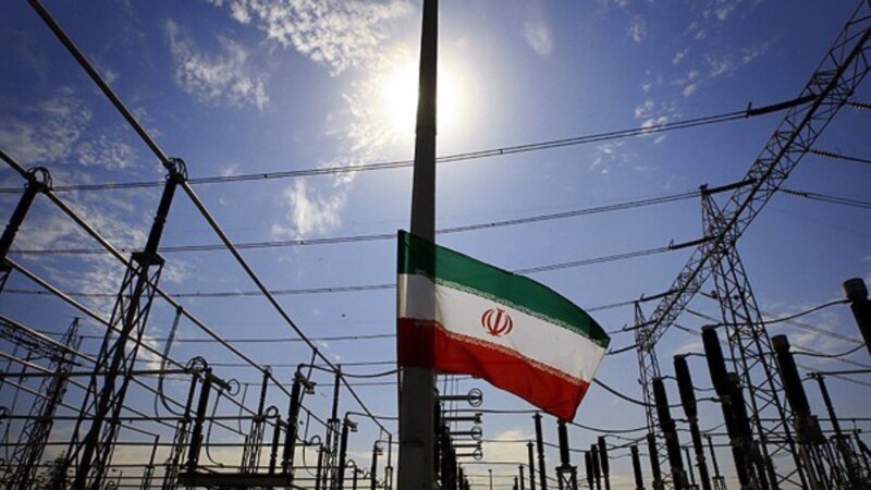 کمبود برق، ۱۵ استان ایران را تعطیل کرد