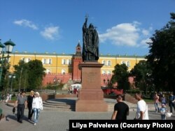 Стилистически памятник князю Владимиру будет похож на памятник патриарху Гермогену в Александровском саду