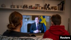 Шведскиот премиер Стефан Лофвен во телевизиско обраќање за време на пандемијата со коронавирусот